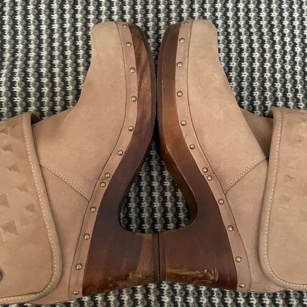 UGG Lynnea Studs clog bootie women’s shoe size 9